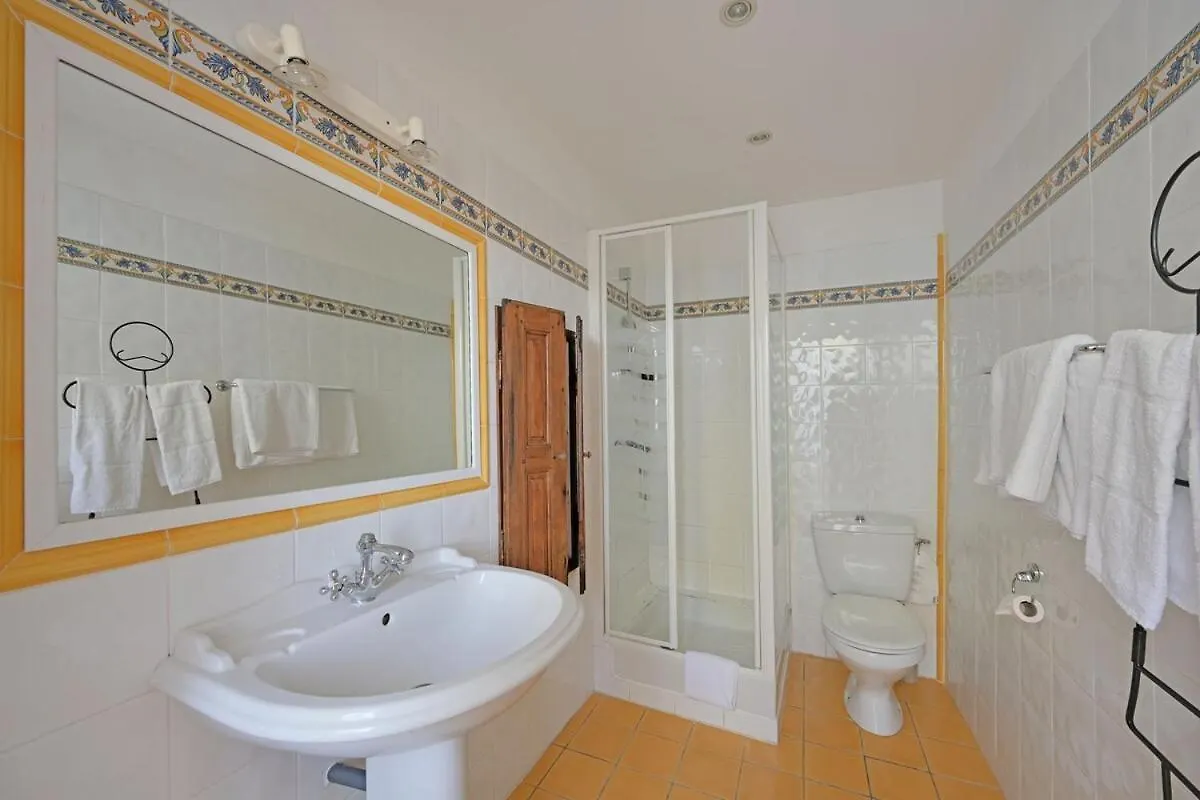 La Bastide Des Princes, Indoor And Outdoor Pools Caderousse France