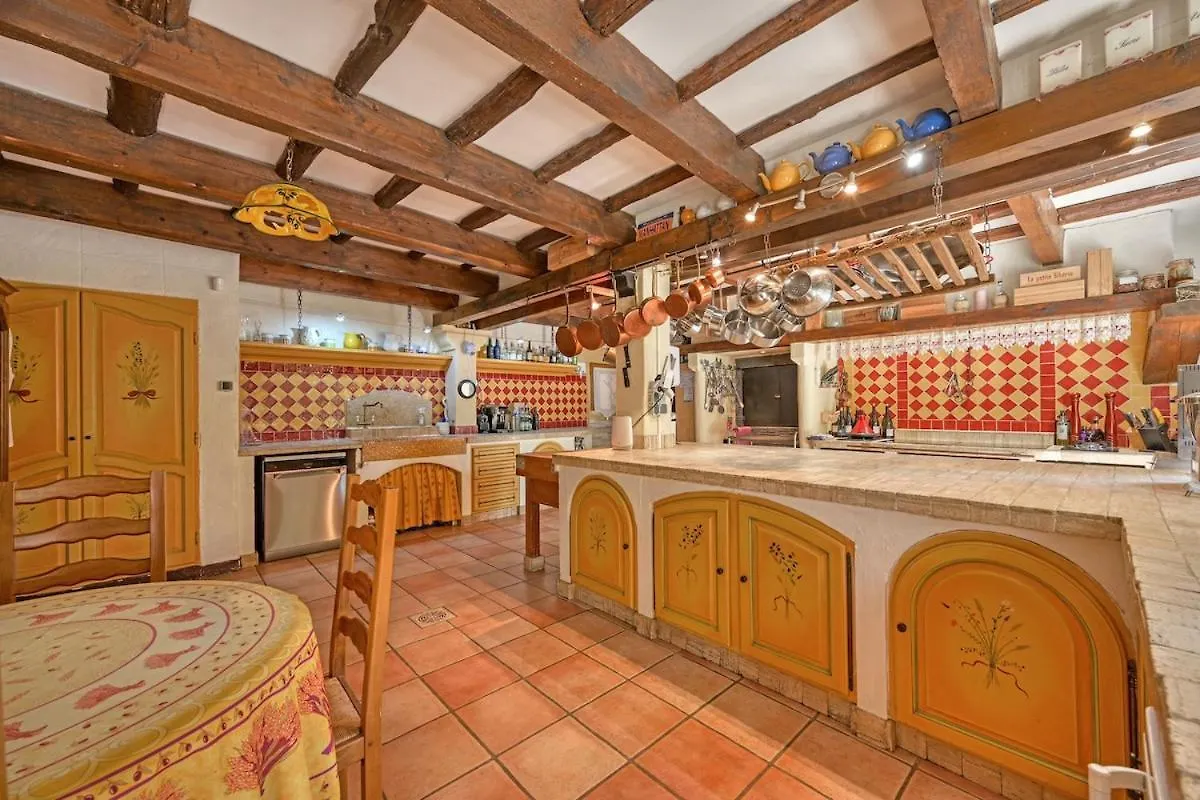 La Bastide Des Princes, Indoor And Outdoor Pools Caderousse